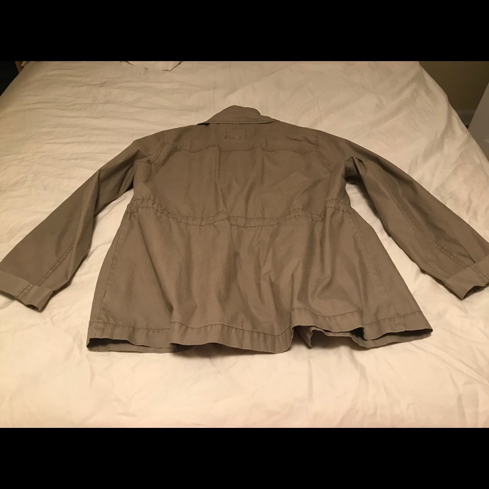 Lightweight, utility jacket with draw-string waist